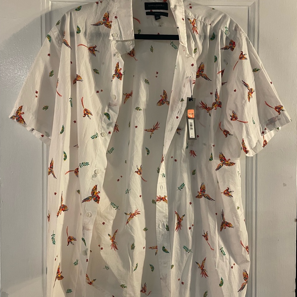 Banana Republic White Short-Sleeve Button-Up Shirt with Orange Bird Print